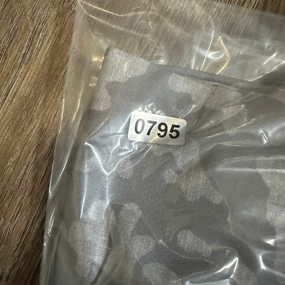 Huk Fishing Mens Grey Camo Performance Hoodie Long Sleeve Sun Shirt Size M - Picture 9 of 9